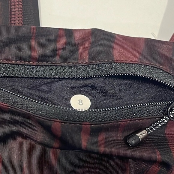 Lululemon Speed Tight IV
Painted Animal Bordeaux Drama Black / Black size 8 - Picture 12 of 16